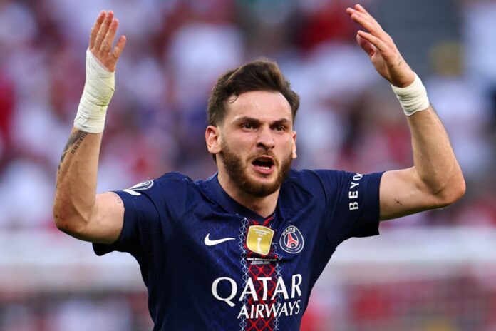 El georgiano del PSG Khvicha Kvaratskhelia en la final de la Liga de Campeones ante el Arsenal. EFE/EPA/ANNA SZILAGYI
