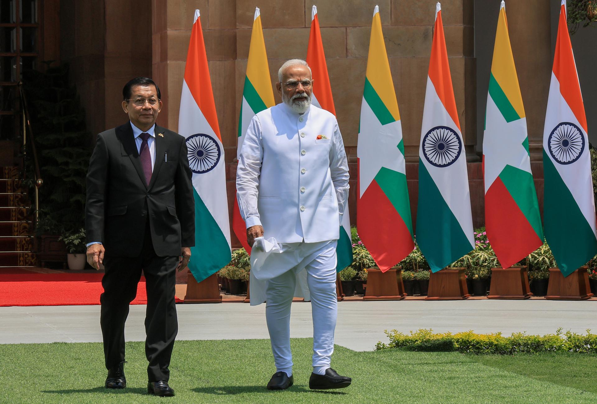 NEW DELHI (India), 01/06/2026.- El primer ministro de India, Narendra Modi, (D) recibe al líder golpista de Birmania (Myanmar) Min Aung Hlaing (I) en Nueva Delhi) EFE/EPA/RAJAT GUPTA
