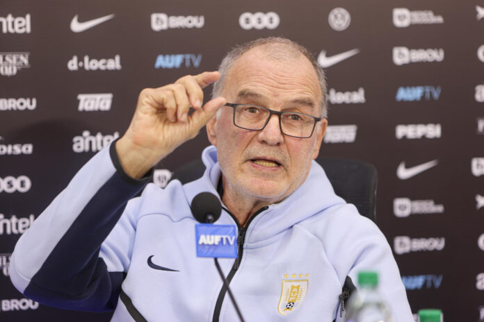 El seleccionador de Uruguay, Marcelo Bielsa. EFE/Gastón Britos
