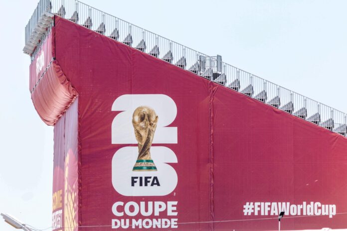 Fotografía que muestra un cartel en el Toronto Stadium en Toronto (Canadá). EFE/ Julio César Rivas
