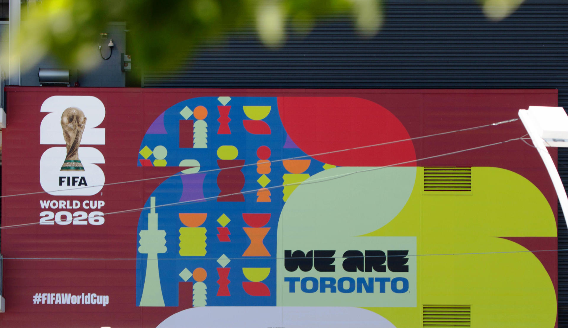Fotografía del que muestra un cartel en el Toronto Stadium en Toronto (Canadá). EFE/ Julio César Rivas
