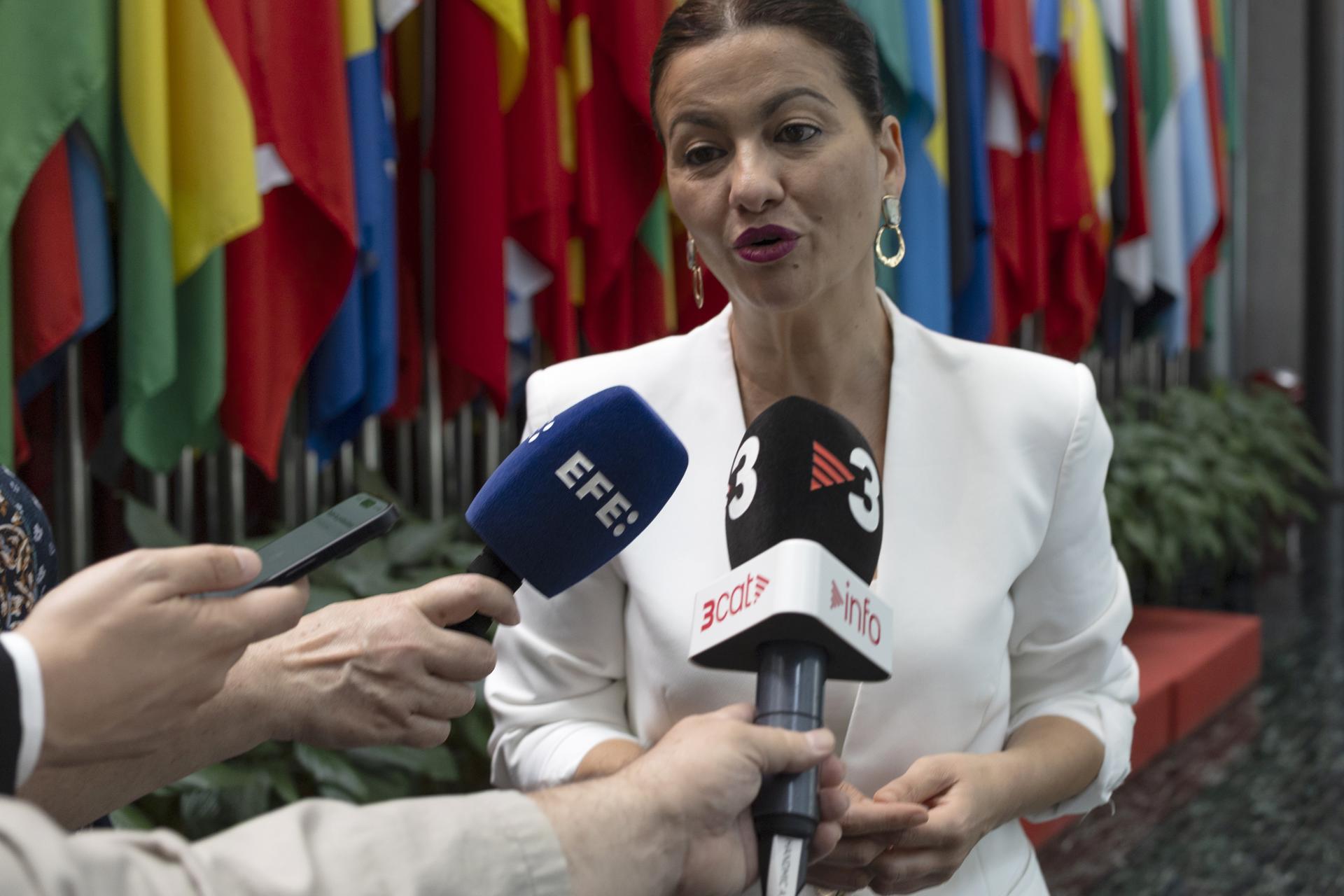 BEIJING (China), 01/06/2026.- La ministra de Juventud e Infancia, Sira Rego habla con medios en Pekín, China. EFE/EPA/ANDRES MARTINEZ CASARES
