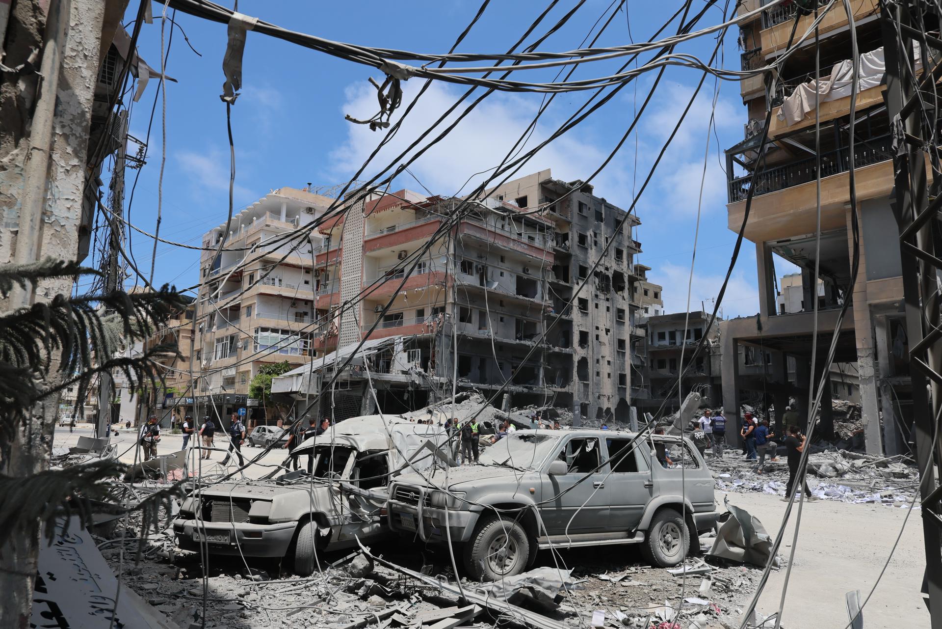 Daños provocados por los ataques israelíes en la ciudad libanesa de Tyre.EFE/EPA/WAEL HAMZEH
