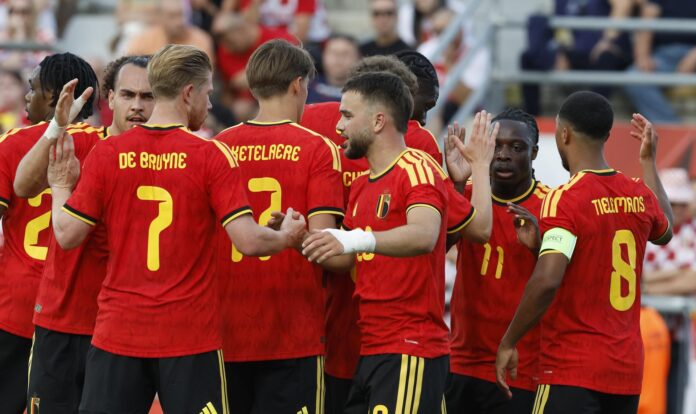 El jugador belga Youri Tielemans (d) celebra el 0-1 duante el partido amistoso que han juygado Bélgica y Croacia en Rijeka, Croacia. EFE/EPA/ANTONIO BAT
