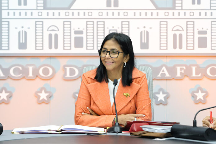 Fotografía de archivo, difundida el 26/05/2026 por el Palacio de Miraflores, que muestra a la presidenta encargada de Venezuela, Delcy Rodríguez, durante una reunión con el Consejo de Ministros en Caracas. EFE/ Palacio de Miraflores /SOLO USO EDITORIAL/ SOLO DISPONIBLE PARA ILUSTRAR LA NOTICIA QUE ACOMPAÑA (CRÉDITO OBLIGATORIO)
