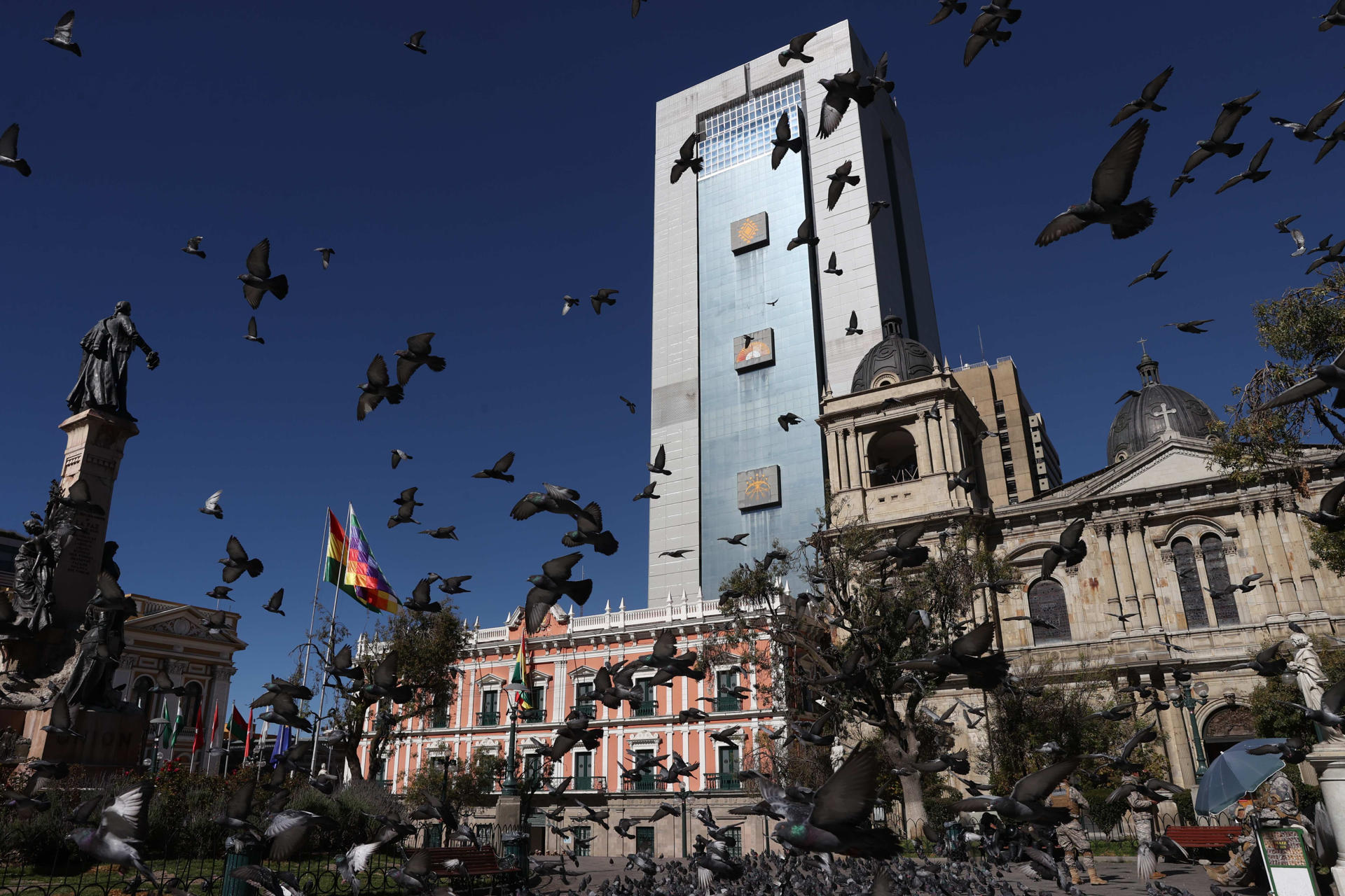Fotografía que muestra la Plaza Murillo, sede del poder político este 2 de junio de 2026, en La Paz (Bolivia. EFE/ Luis Gandarillas
