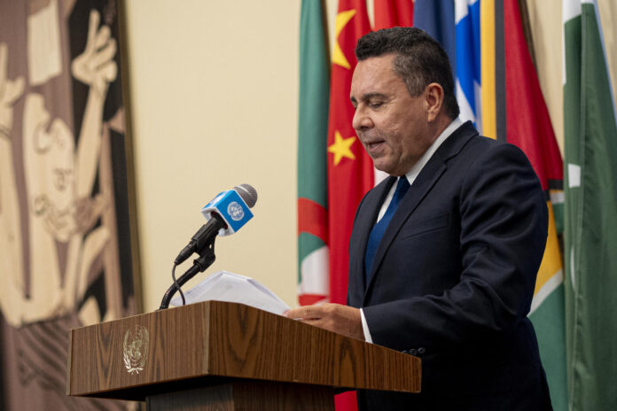 Fotografía de archivo, tomada el pasado 28 de agosto, del entonces embajador de Venezuela ante la Organización de las Naciones Unidas (ONU), Samuel Moncada, durante una conferencia de prensa, en Nueva York (NY, EE.UU.). EFE/Ángel Colmenares
