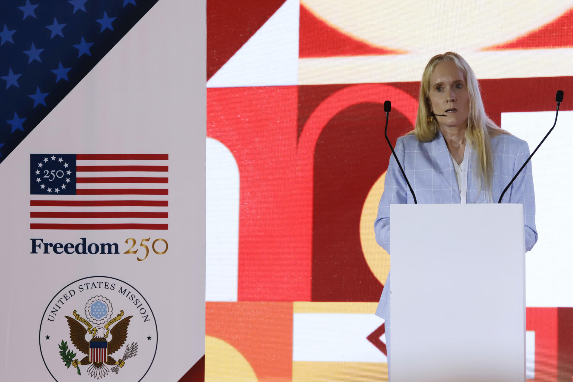 La Consejera para Asuntos Económicos - U.S. Embassy Mexico City Mission Mexico, Hilary Fuller Renner, habla durante la inauguración del Smart City Expo Latam Congress, en la ciudad de Puebla (México). EFE/ Hilda Ríos
