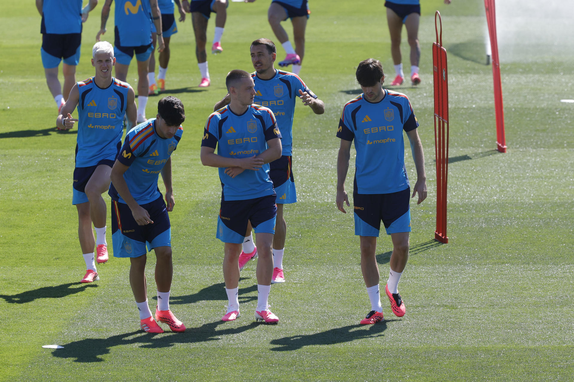 Entrenamiento de la selección española en la víspera del partido amistoso preparatorio para el Mundial 2026 que el jueves disputa contra la de Irak de A Coruña. EFE/Zipi Aragón
