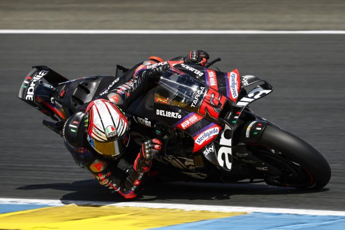 El piloto italiano Marco Bezzecchi, durante el Gran Premio de Francia de MotoGP en Le Mans (Francia), el pasado 8 de mayo. EFE/ YOAN VALAT

