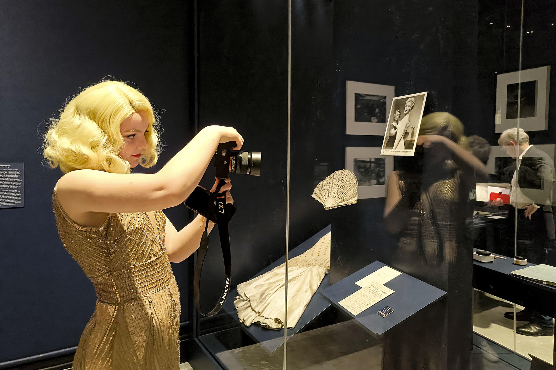 Con motivo del centenario del nacimiento de Marilyn Monroe, la National Portrait Gallery de Londres inaugura una gran exposición que busca explorar la vida, la carrera y el legado de la actriz estadounidense, a través de retratos creados por muchos de los fotógrafos y artistas más importantes de los siglos XX y XXI, entre ellos Andy Warhol y Pauline Boty. EFE/Guillermo Garrido
