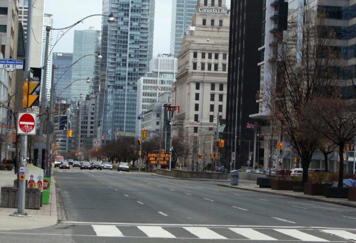 Vista de una calle en el centro de la ciudad de Toronto (Canadá). Fotografía de archivo. EFE/ Osvaldo Ponce
