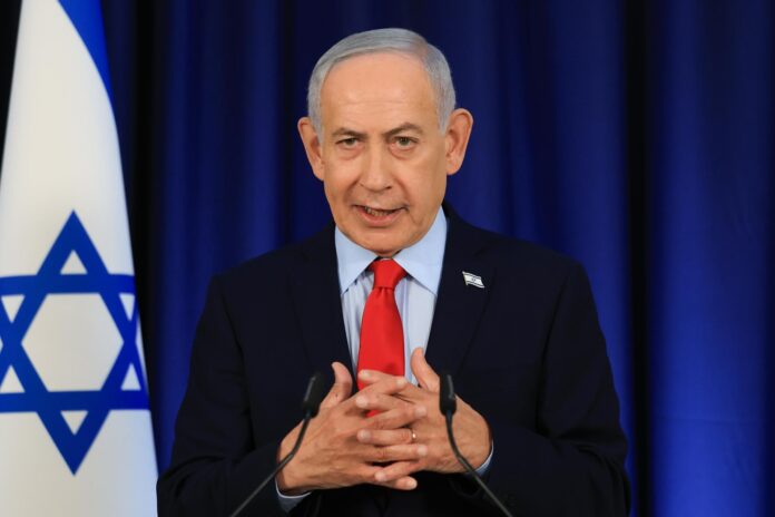 Fotografía de archivo del primer ministro de Israel, Benjamín Netanyahu, durante una alocución, en Jerusalén (Israel). EFE/Ronen Zvulun/ Pool
