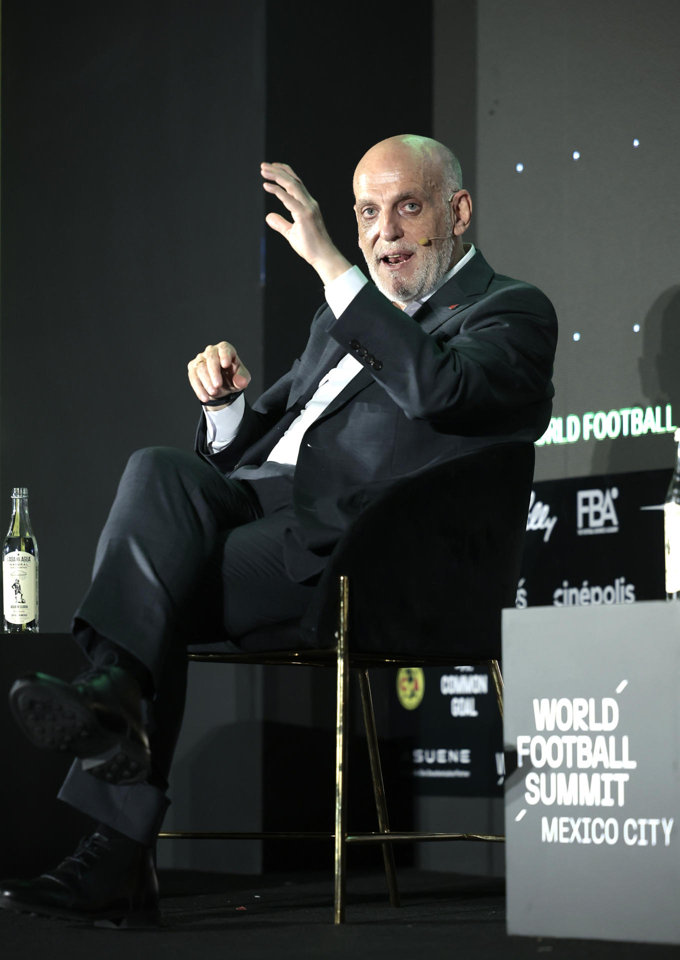 El presidente de Laliga, Javier Tebas, habla en un conversatorio del World Football Summit este miércoles, en Ciudad de México (México). EFE/José Méndez
