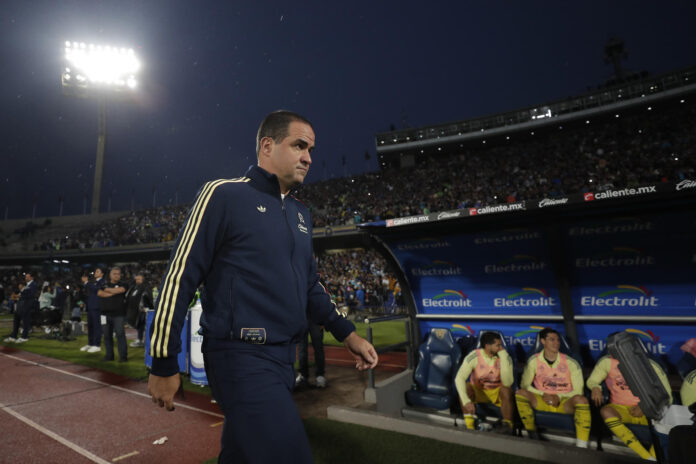 El exentrenador de América, Andre Jardine. Imagen de archivo. EFE/Isaac Esquivel
