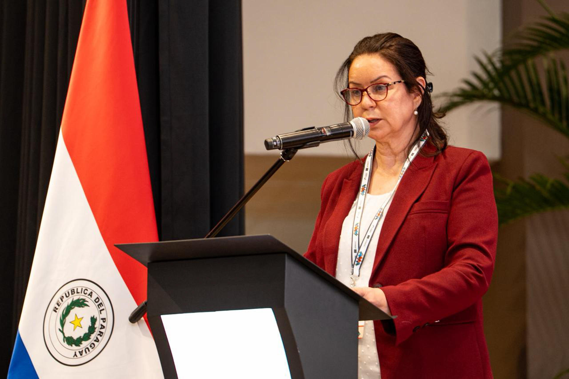 Fotografía cedida por la Presidencia de Paraguay de la presidenta del Consejo Internacional de Coordinación del Programa sobre el Hombre y la Biosfera de la Unesco (MAB-ICC), Latifa Yaakoubi, hablando durante la apertura de la 38 Sesión del MAB-ICC este miércoles, en Hernandarias (Paraguay). EFE/ Presidencia de Paraguay /
