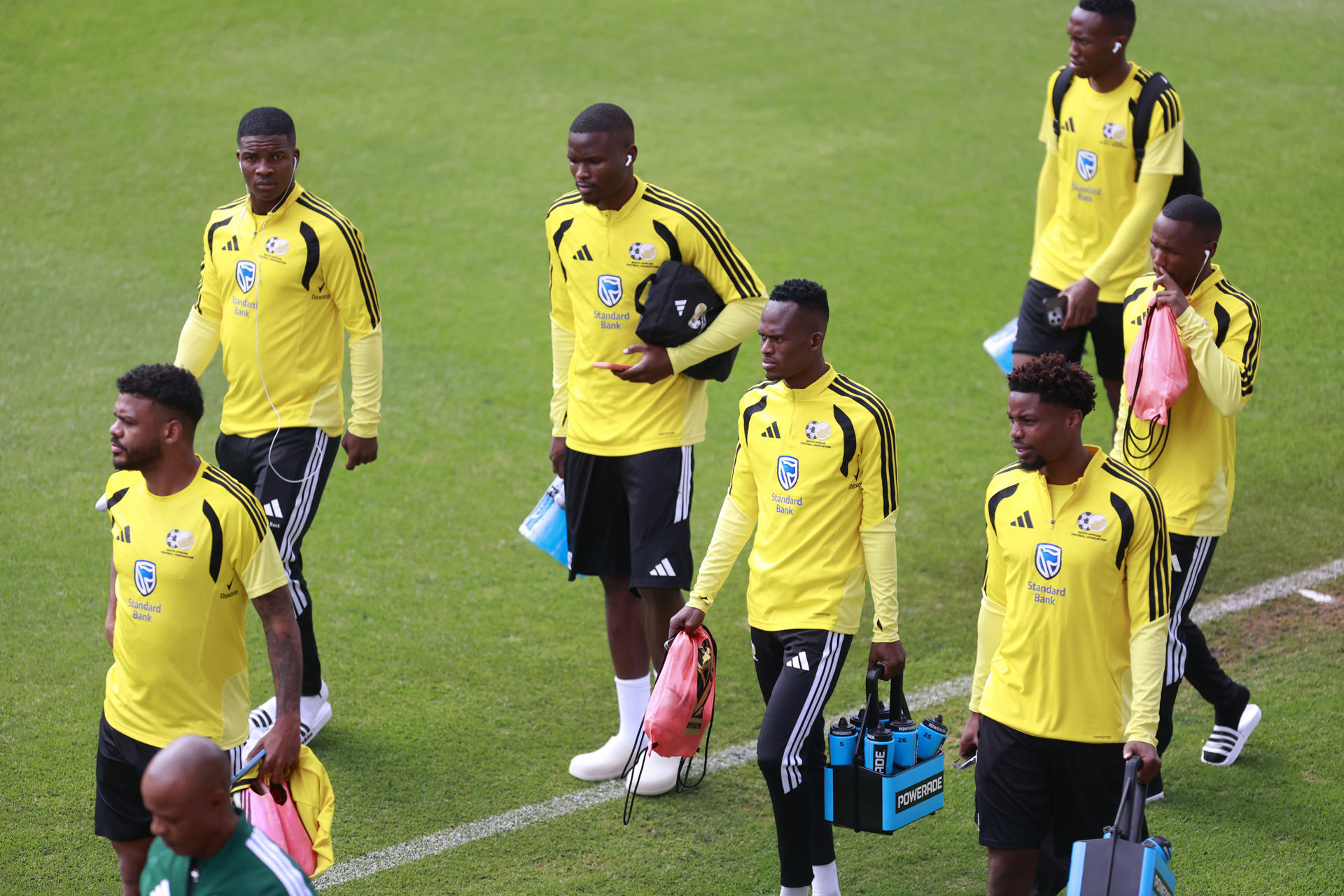 Jugadores de la Selección de fútbol de Sudáfrica participan en un entrenamiento, este miércoles en Pachuca, en el estado de Hidalgo (México). EFE/David Martínez Pelcastre
