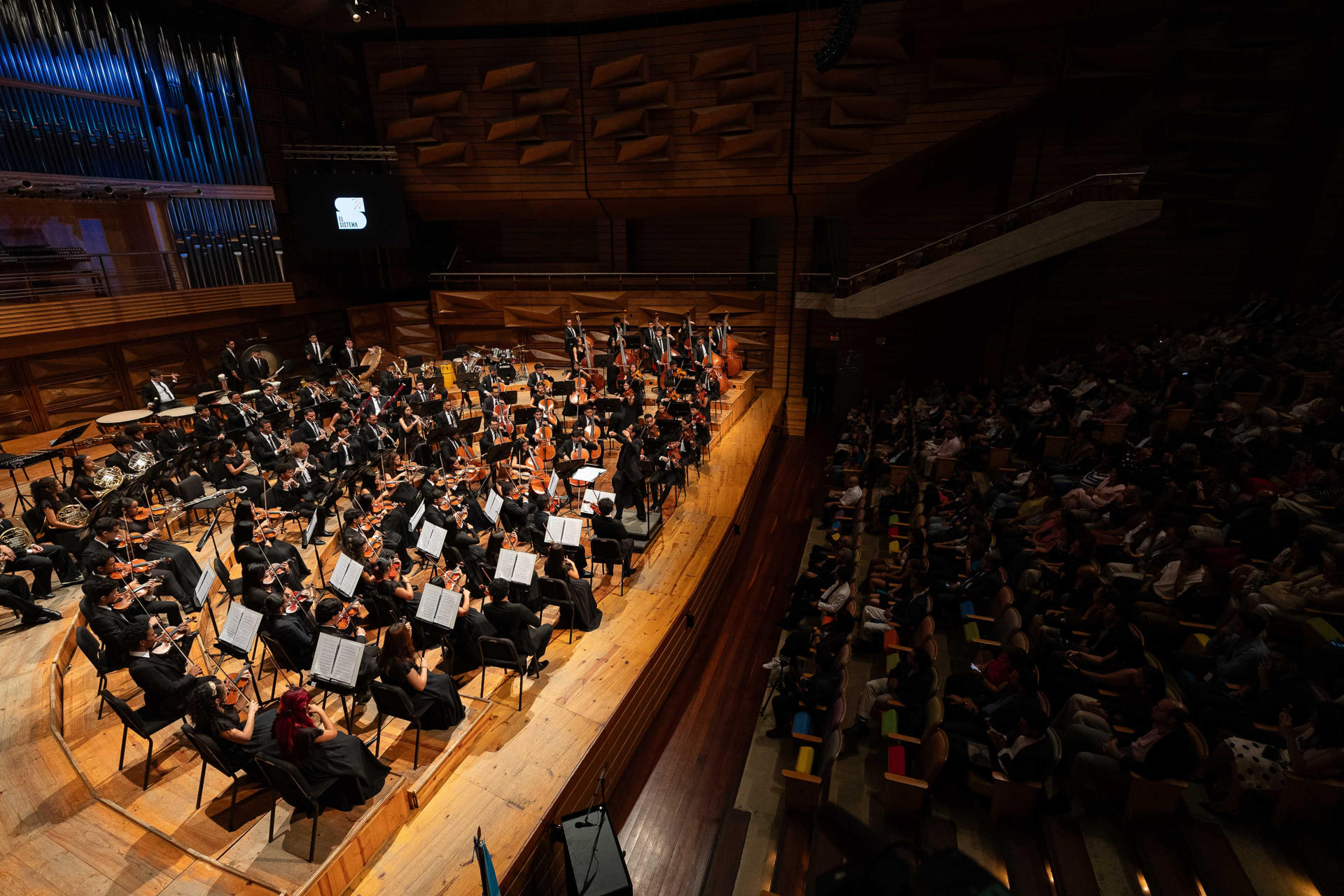 La Orquesta Sinfónica Francisco de Miranda se presenta en la conmemoración de los 80 aniversario de las Naciones Unidas en Venezuela este miércoles, en Caracas (Venezuela). EFE/ Ronald Peña R
