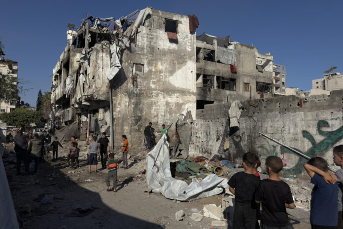 Foto del pasado 28 de mayo de una vivienda en el centro de la ciudad de Gaza, arrasada tras un ataque de Israel que mató a diez personas, entre ellas cuatro niños. EFE/ Ahmad Awad
