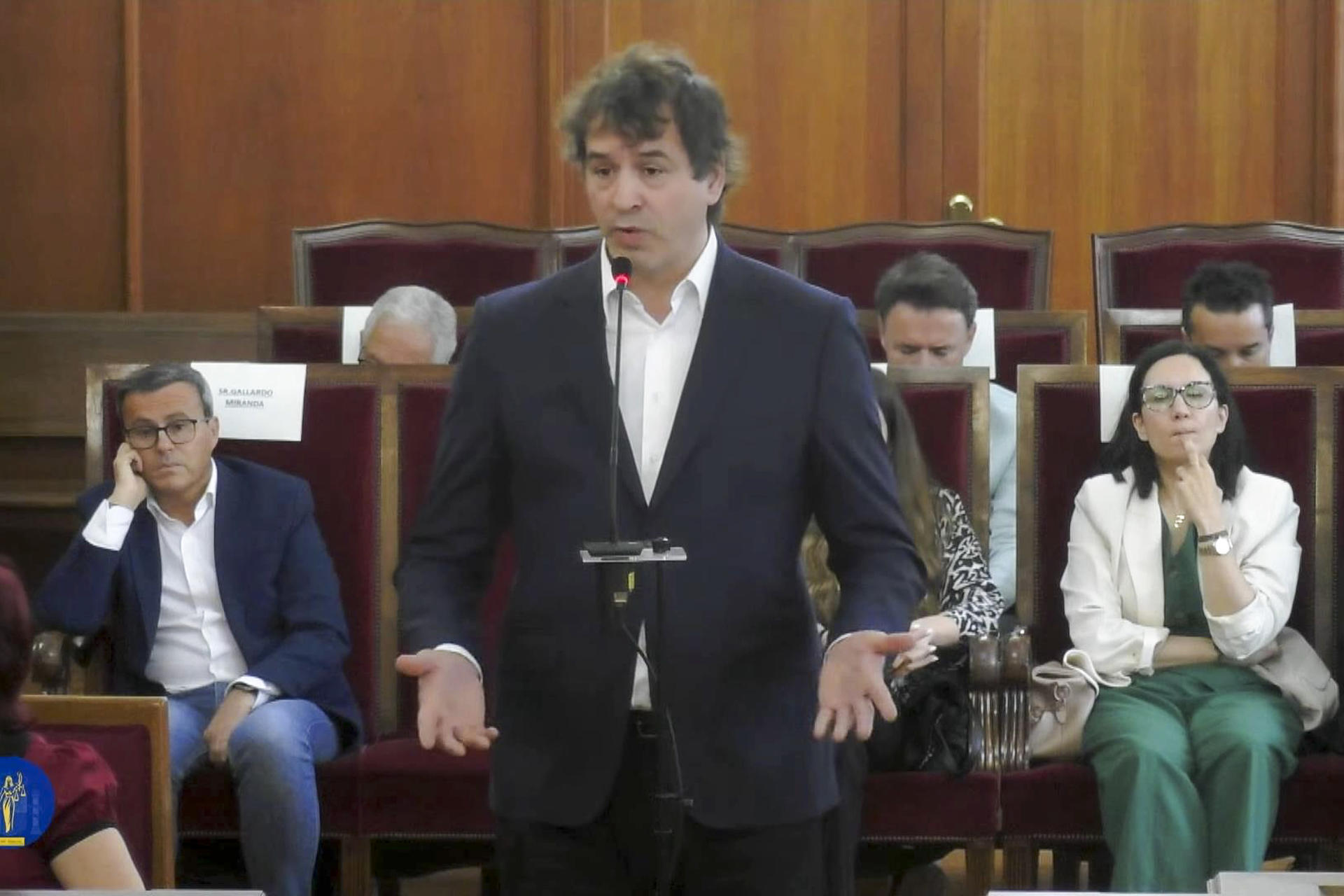 El músico David Sánchez, hermano del presidente del Gobierno español, declara en el juicio por sospechas de irregularidades en la adjudicación de un puesto de trabajo público. EFE/Captura señal de la Audiencia Provincial de Badajoz/SOLO USO EDITORIAL/SOLO DISPONIBLE PARA ILUSTRAR LA NOTICIA QUE ACOMPAÑA (CRÉDITO OBLIGATORIO)/ MEJOR CALIDAD DISPONIBLE
