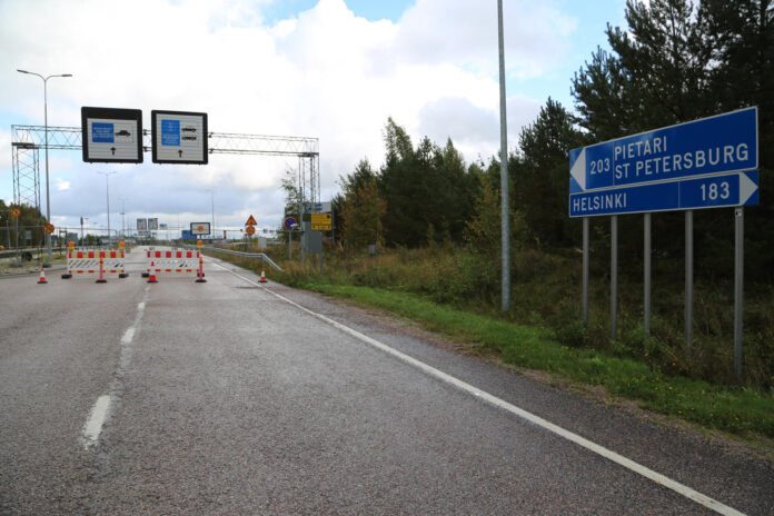 FOTO ARCHIVO. Paso fronterizo de Vaalimaa entre Finlandia y Rusia. EFE/ Juanjo Galán
