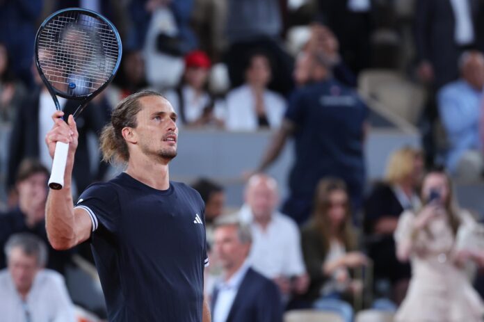 El alemán Alexander Zverev durante el partido de cuartos ante el español Rafa Jódar, en Roland Garros. EFE/EPA/CHRISTOPHE PETIT TESSON
