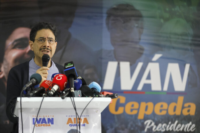 El candidato a la Presidencia de Colombia del oficialista partido Pacto Histórico, Iván Cepeda, fue captado el pasado 1 de junio, durante una rueda de prensa, en Bogotá (Colombia). EFE/Carlos Ortega
