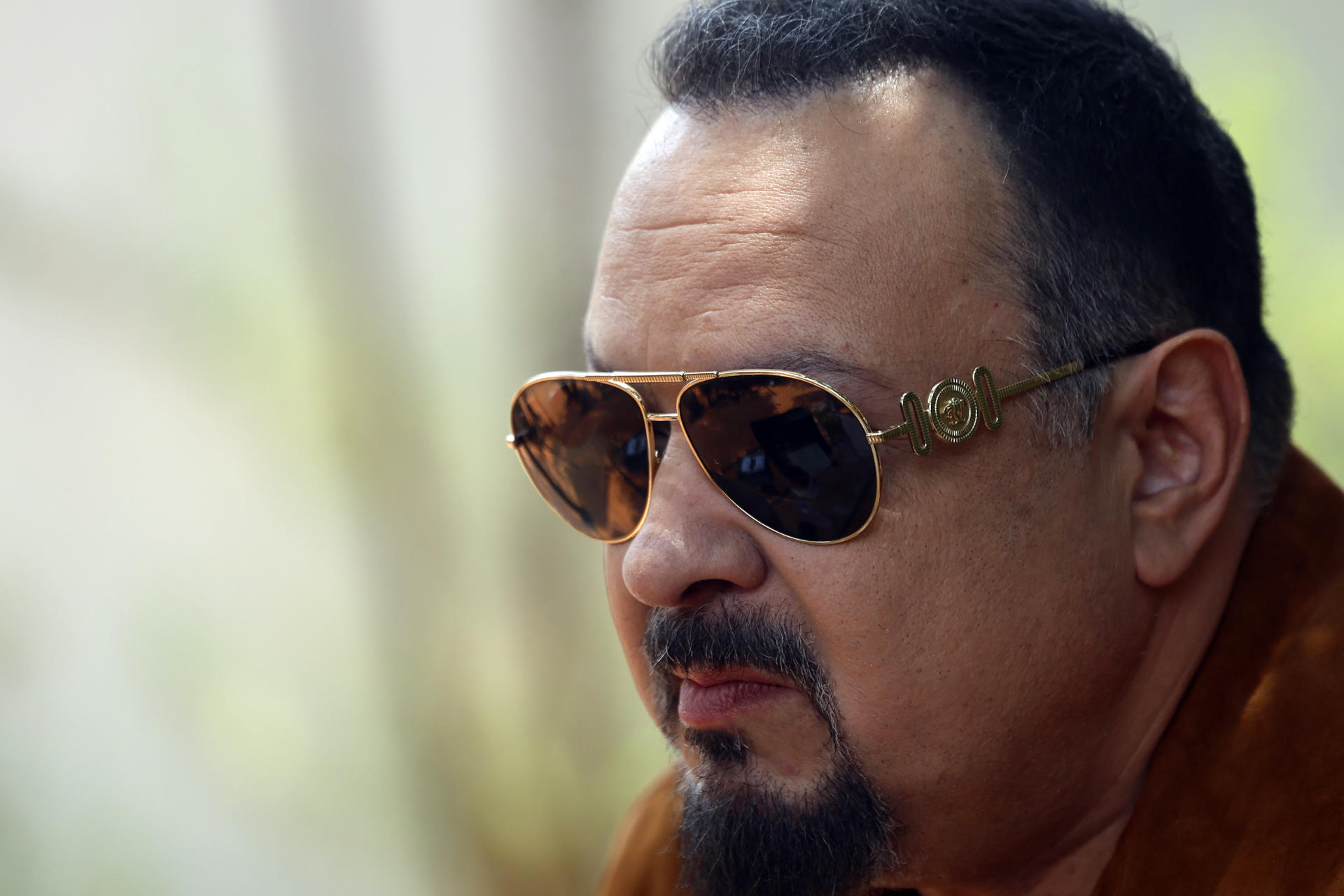 El cantautor mexicano Pepe Aguilar reacciona durante una entrevista con EFE este miércoles, en Ciudad de México (México). EFE/Sáshenka Gutiérrez
