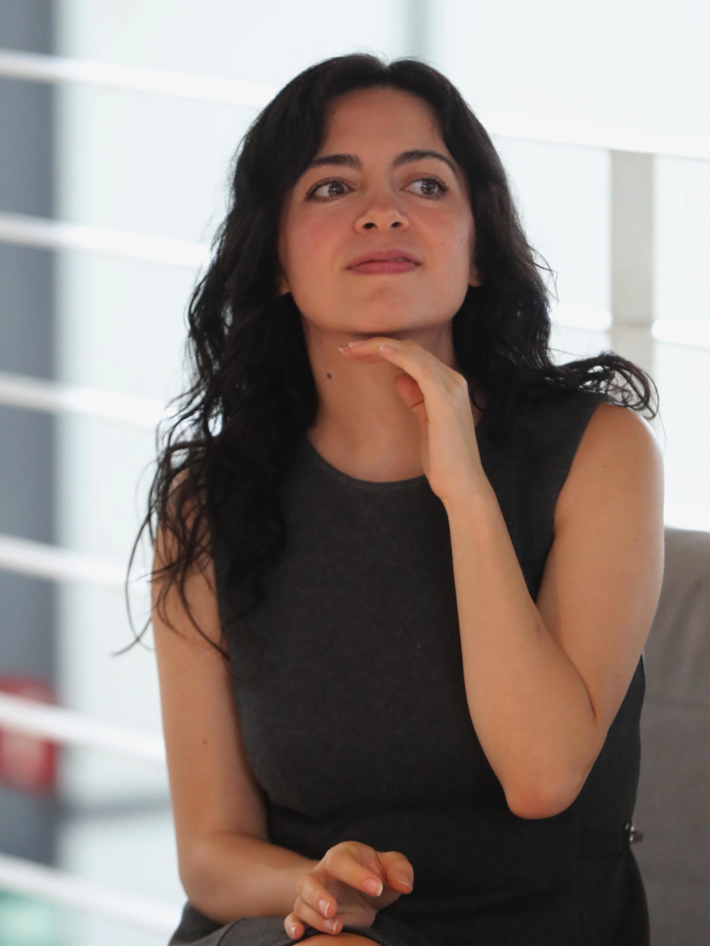 La representante de la organización Alumbra México, Valeria González Ruiz, participa este jueves durante una rueda de prensa, en Ciudad de México (México). EFE/Mario Guzmán
