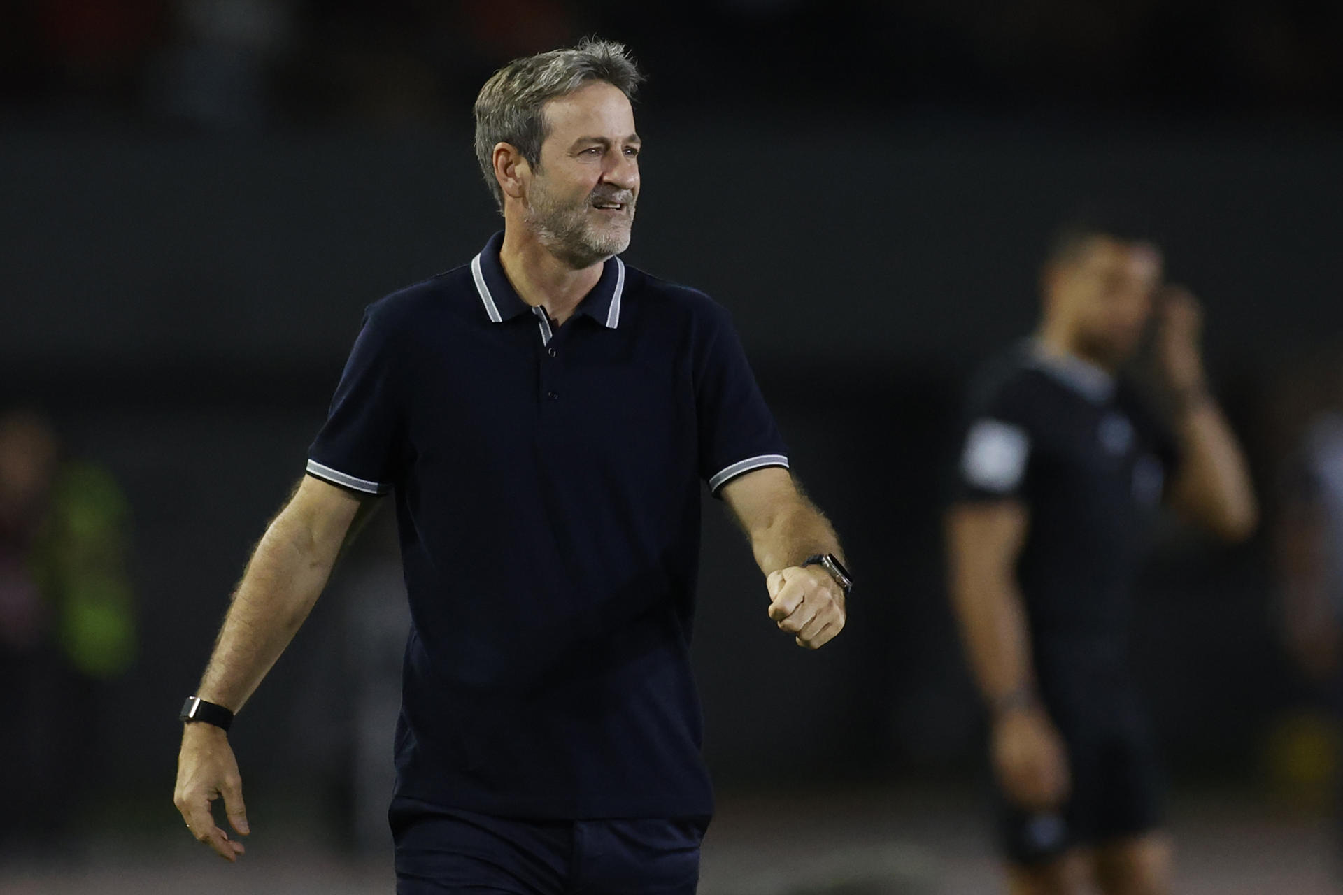 Fotografía de Bienvenido Velasco, en la que puede verse en una imagen de archivo del pasado 22 de enero al seleccionador de Panamá, Thomas Christiansen, durante un partido. EFE
