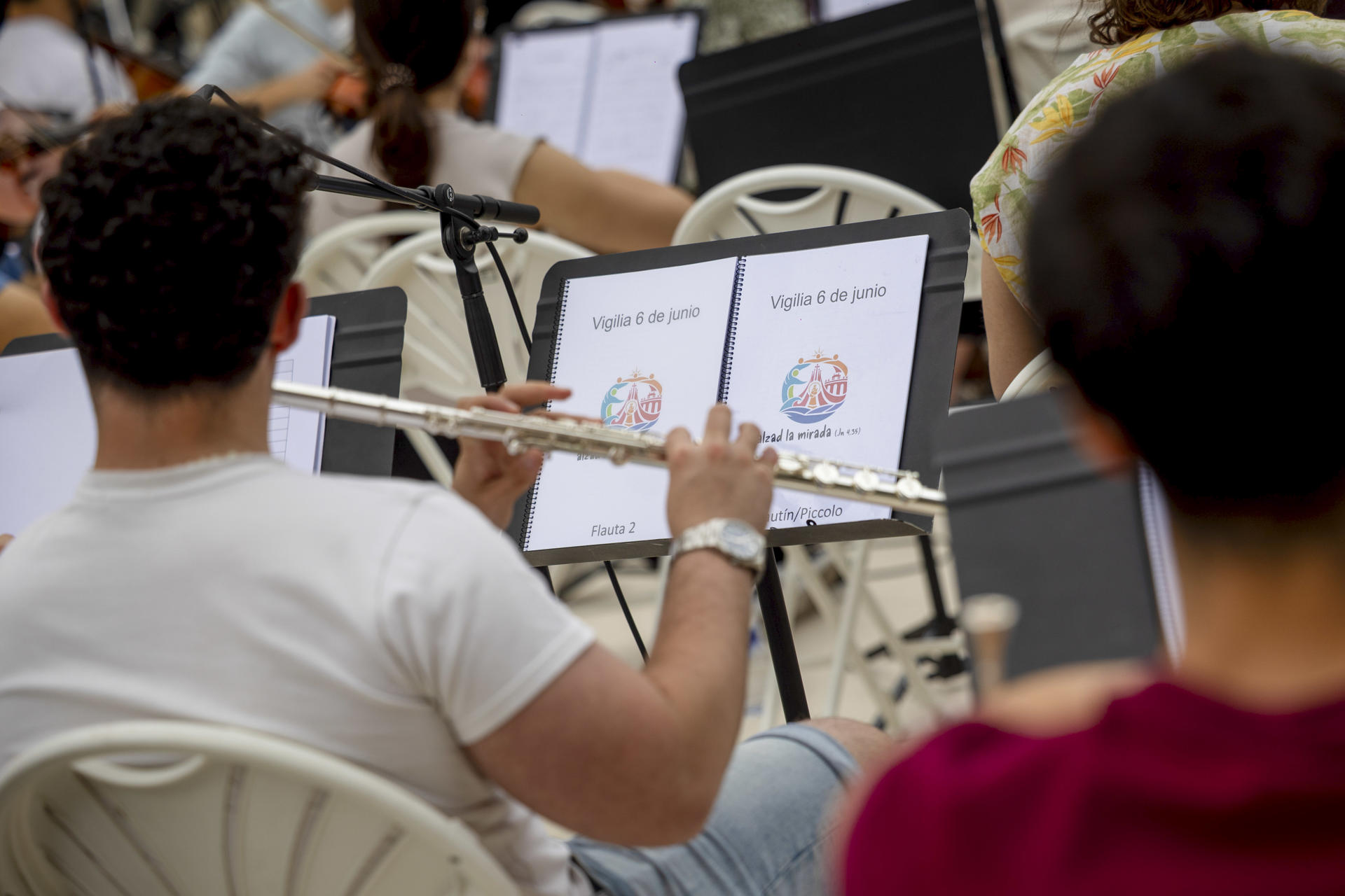 La Orquesta Sinfónica, Coro y Escolanía JMJ ultima estos días los ensayos para la visita papal. Decenas de músicos y cantantes preparan un repertorio especial que interpretarán ante León XIV en la vigilia del sábado en Madrid. EFE/Daniel González
