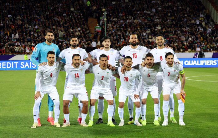Fotografía de archivo del 20 de marzo de 2025 en la que se observa a los jugadores de Irán al posar antes del partido de clasificación para el Mundial de Fútbol de 2026 entre Irán y los Emiratos Árabes Unidos en Teherán (Irán). EFE/ABEDIN TAHERKENAREH
