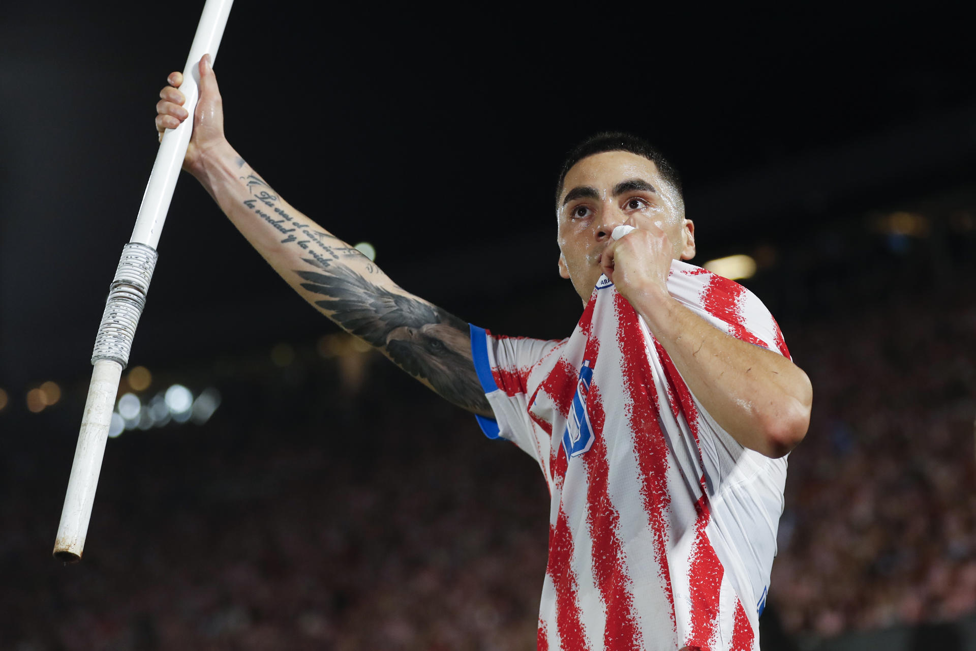 Miguel Almirón, de Paraguay, celebra un gol en un partido amistoso entre Paraguay y Nicaragua previo a la Copa Mundial de Fútbol 2026 en el estadio Defensores del Chaco en Asunción (Paraguay). EFE/ Juan Pablo Pino
