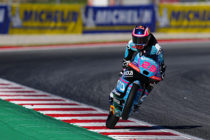 Fotografía de Alejandro García, en la que puede verse en una imagen de archivo del pasado 16 de mayo al piloto español de Moto3 Máximo Quiles. EFE
