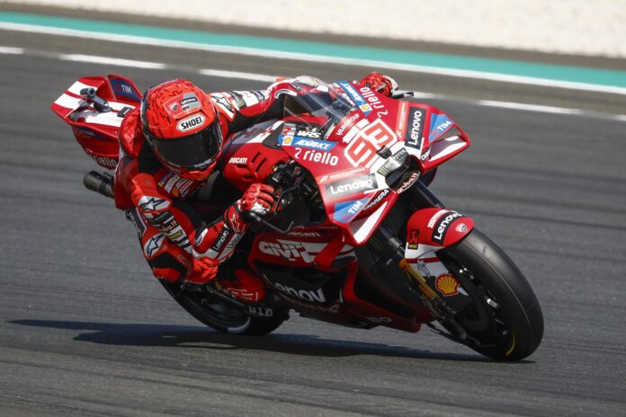 El piloto español Marc Márquez, durante una prueba el pasado 8 de mayo. EFE/YOAN VALAT

