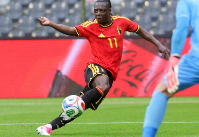 Jeremy Doku, durante el partido. EFE/EPA/OLIVIER MATTHYS
