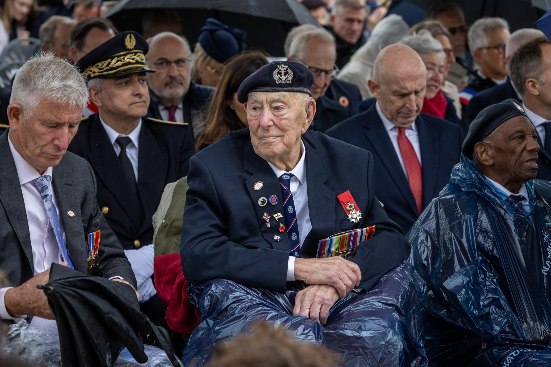 VER SUR MER (Francia), 06/06/2026.- Veterano del desembarco de Normandia durante la ceremonia que recuerda el Desembarco de Normandía. EFE/EPA/CHRISTOPHE PETIT TESSON
