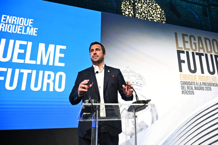 El candidato a la presidencia del Real Madrid Enrique Riquelme en el acto de fin de campaña que celebra este sábado en Madrid. EFE/Fernando Villar
