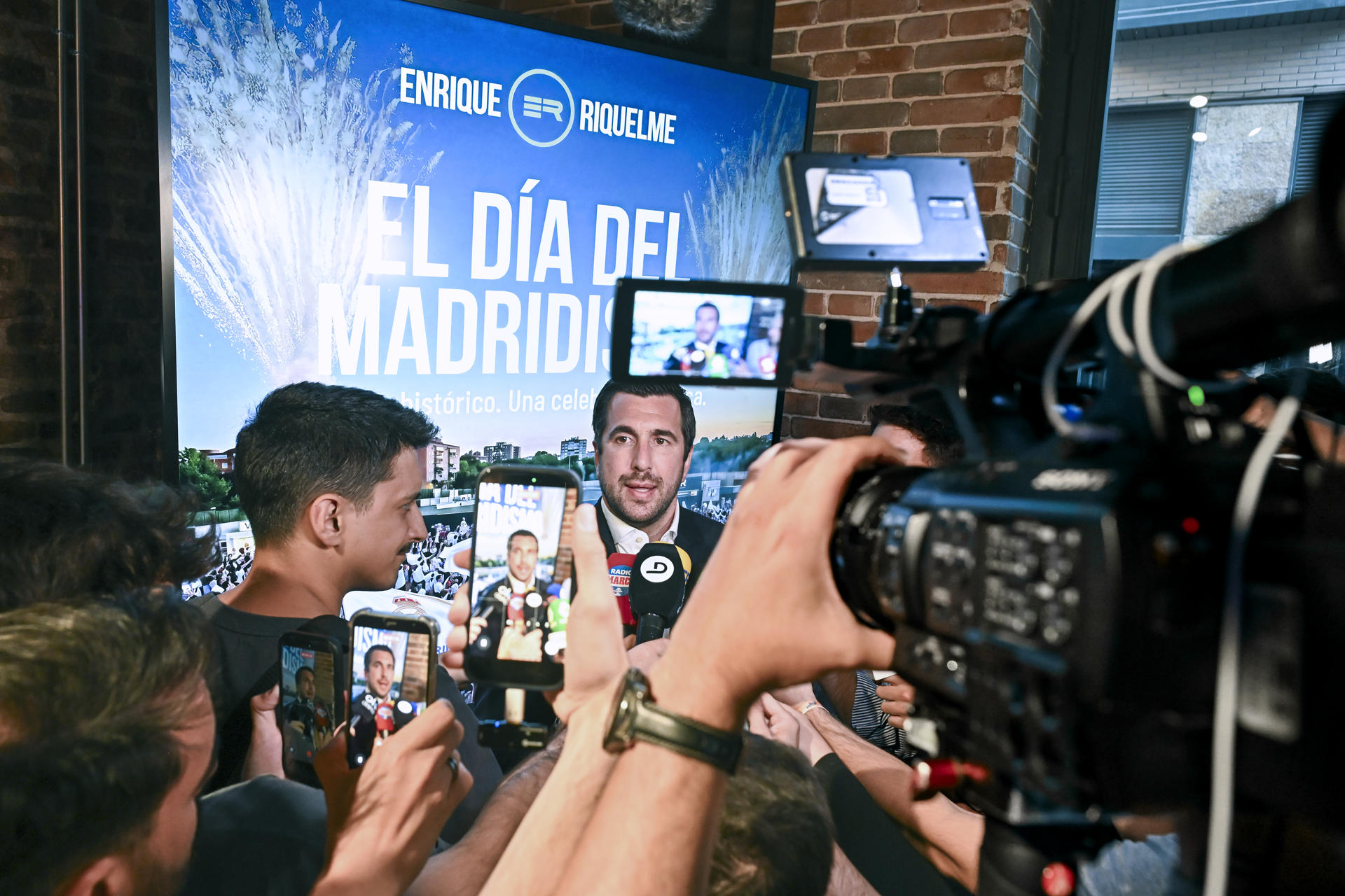 El candidato a la presidencia del Real Madrid Enrique Riquelme en el acto de fin de campaña que celebra este sábado en Madrid. EFE/Fernando Villar