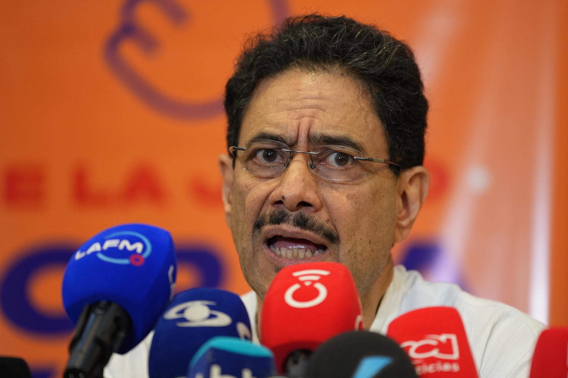 El candidato a la Presidencia de Colombia por el partido Pacto Histórico, Iván Cepeda, habla en una rueda de prensa como parte de la campaña para la segunda vuelta de las elecciones presidenciales, este 6 de junio de 2026, en Cali (Colombia). EFE/ Ernesto Guzmán
