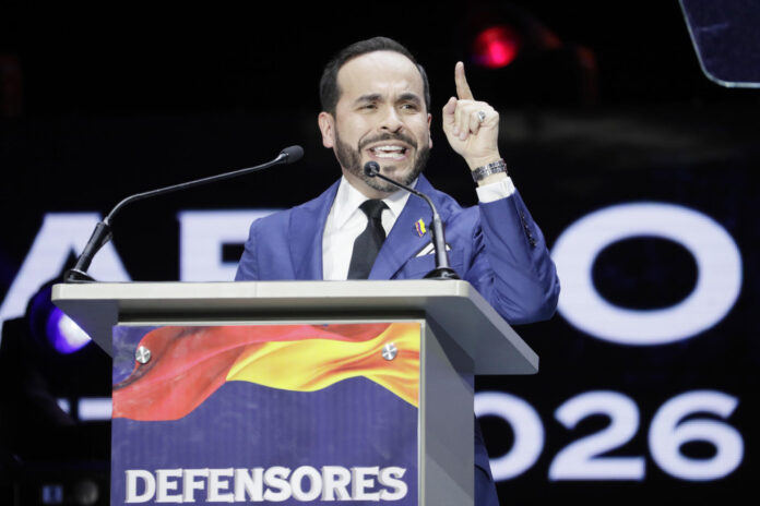 Fotografía de archivo en la que se captó al candidato a la presidencia de Colombia por el Movimiento de derecha Defensores de la Patria, Abelardo de La Espriella, durante un acto proselitista, en Bogotá (Colombia). EFE/Carlos Ortega
