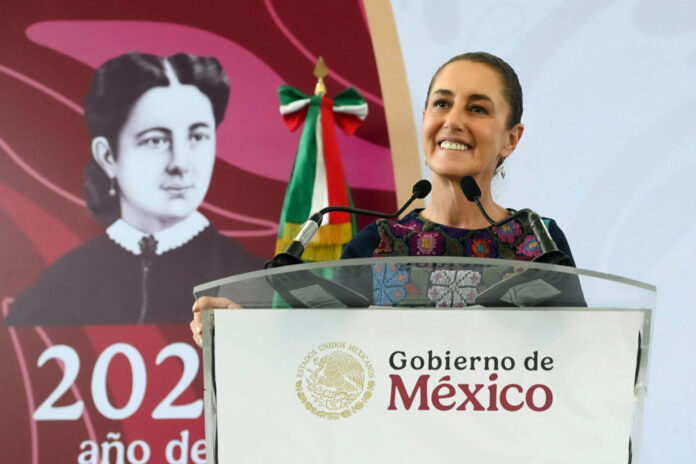 Fotografía cedida por la Presidencia de México, de la mandataria mexicana, Claudia Sheinbaum, hablando durante una gira de trabajo Martínez de la Torre en Veracruz (México). EFE/Presidencia de México/SOLO USO EDITORIAL/NO VENTAS/SOLO DISPONIBLE PARA ILUSTRAR LA NOTICIA QUE ACOMPAÑA(CRÉDITO OBLIGATORIO)
