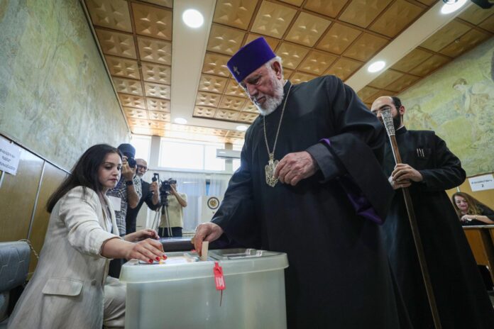 Imagen de las elecciones en Armenia. EFE/EPA/VAHRAM BAGHDASARYANPHOTOLURE

