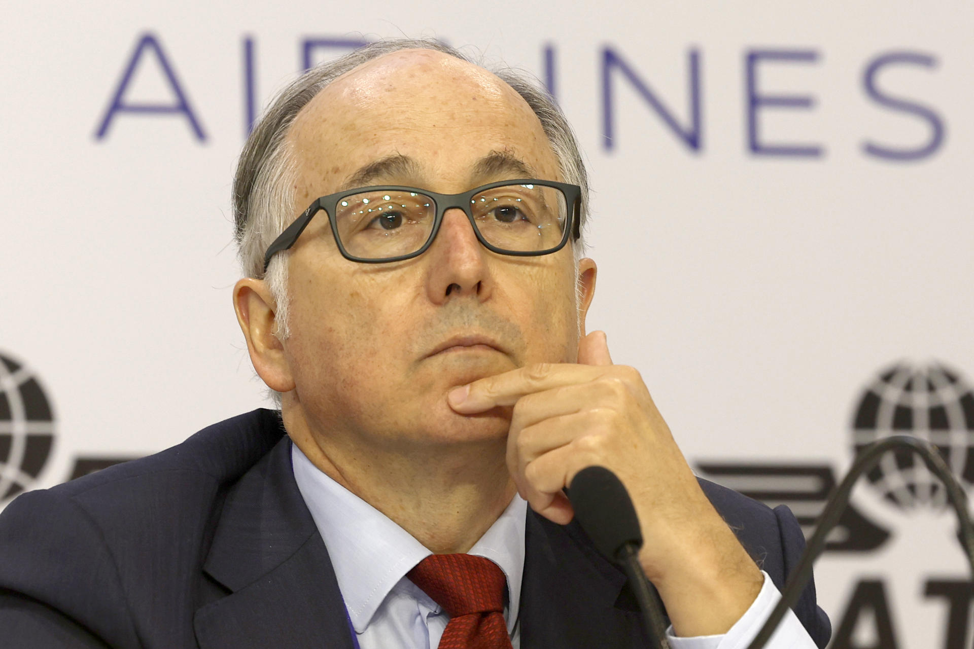 AME9344. RÍO DE JANEIRO (BRASIL), 07/06/2026.- El director Ejecutivo (CEO) de la International Airlines Group (IAG), Luis Gallego, asiste a una rueda de prensa durante la apertura de la reunión anual de la Asociación Internacional de Transporte Aéreo (IATA) este domingo, en Río de Janeiro (Brasil). EFE/ Antonio Lacerda
