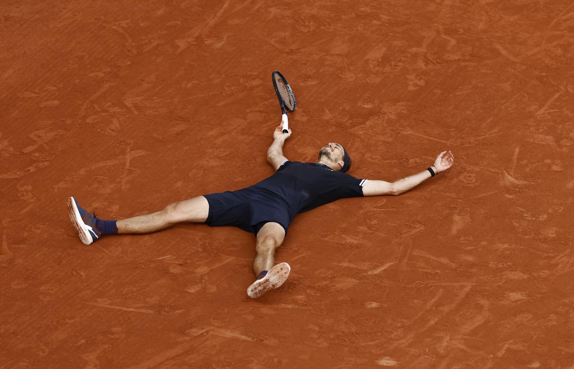 El alemán Alexander Zverev,en la final de Roland Garros contra el italiano Flavio Cobolli 
EFE/EPA/YOAN VALAT
