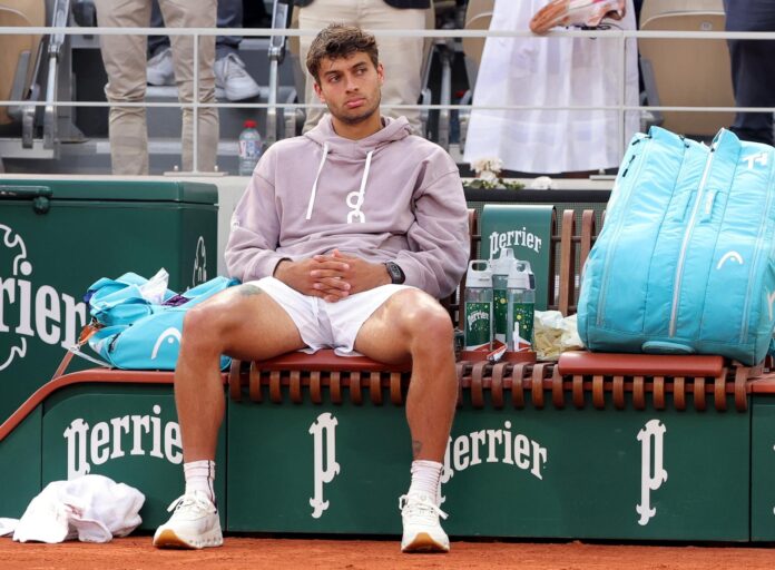 El italiano Flavio Cobelli tras perder la final en Roland Garros EFE/EPA/TERESA SUAREZ
