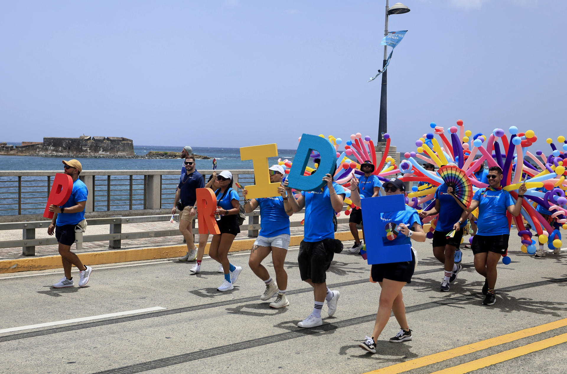 Personas participan en la edición número 36 de la Marcha del Orgullo LGBTIQ+ este domingo, en San Juan (Puerto Rico). EFE/ Thais Llorca
