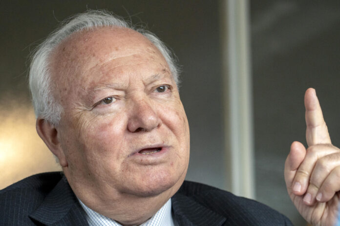 El representante de Naciones Unidas para la Alianza de Civilizaciones, Miguel Ángel Moratinos, hablando durante una entrevista con EFE, en Nueva York (Estados Unidos). EFE/ Angel Colmenares

