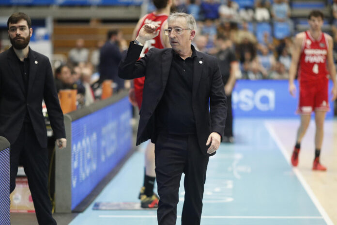 El entrenador del Basquet Girona, Moncho Fernández, en una imagen de archivo de esta temporada. EFE/ Pedro Eliseo Agrelo Trigo
