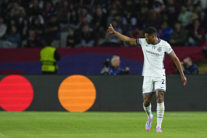 El defensa neerlandés del Inter, Denzel Dumfries, fichaje adelantado por el reelegido presidente del Real Madrid, Florentino Pérez, en una imagen de archivo de esta temporada. EFE / Siu Wu.

